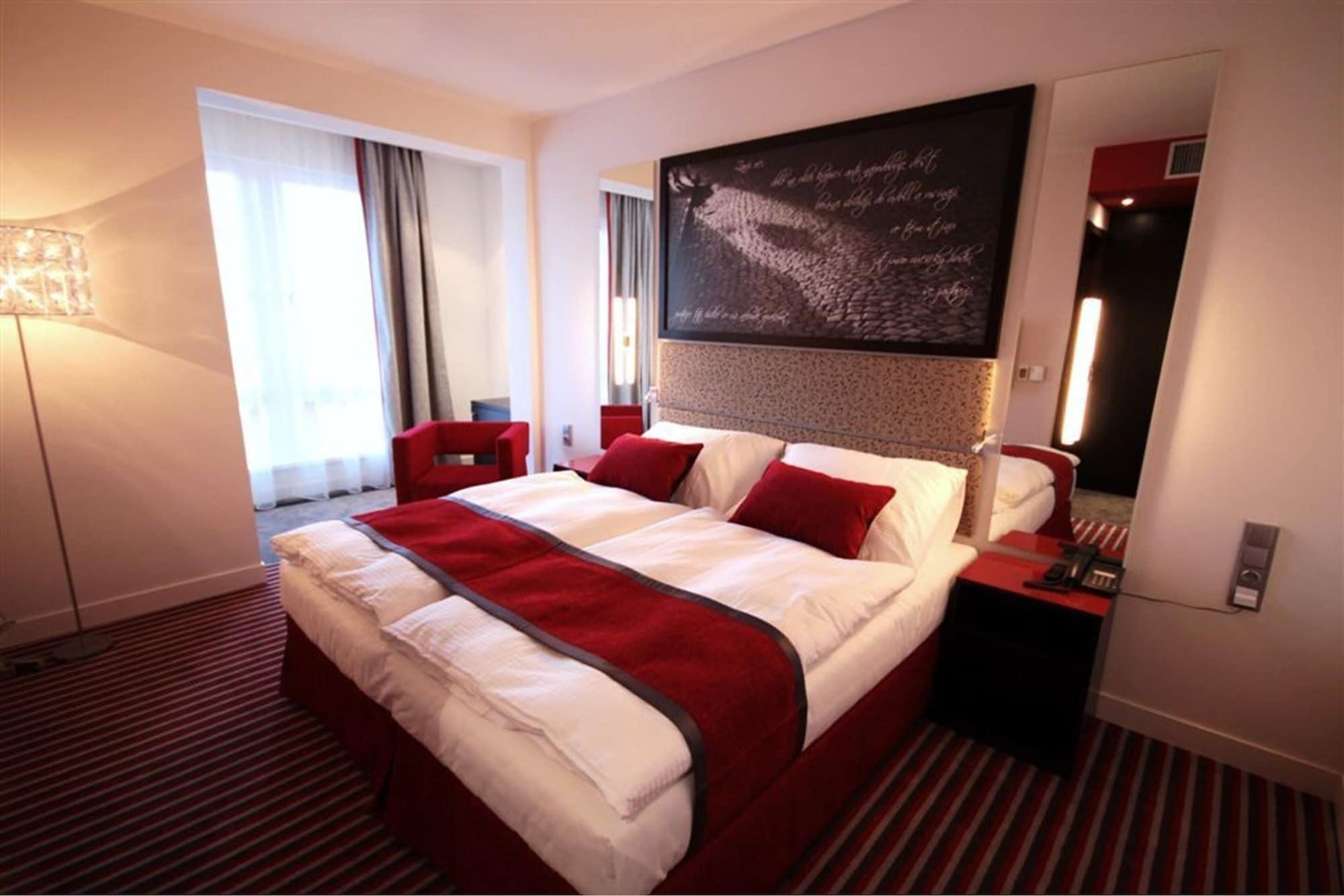 Red & Blue Design Hotel Prague Room photo